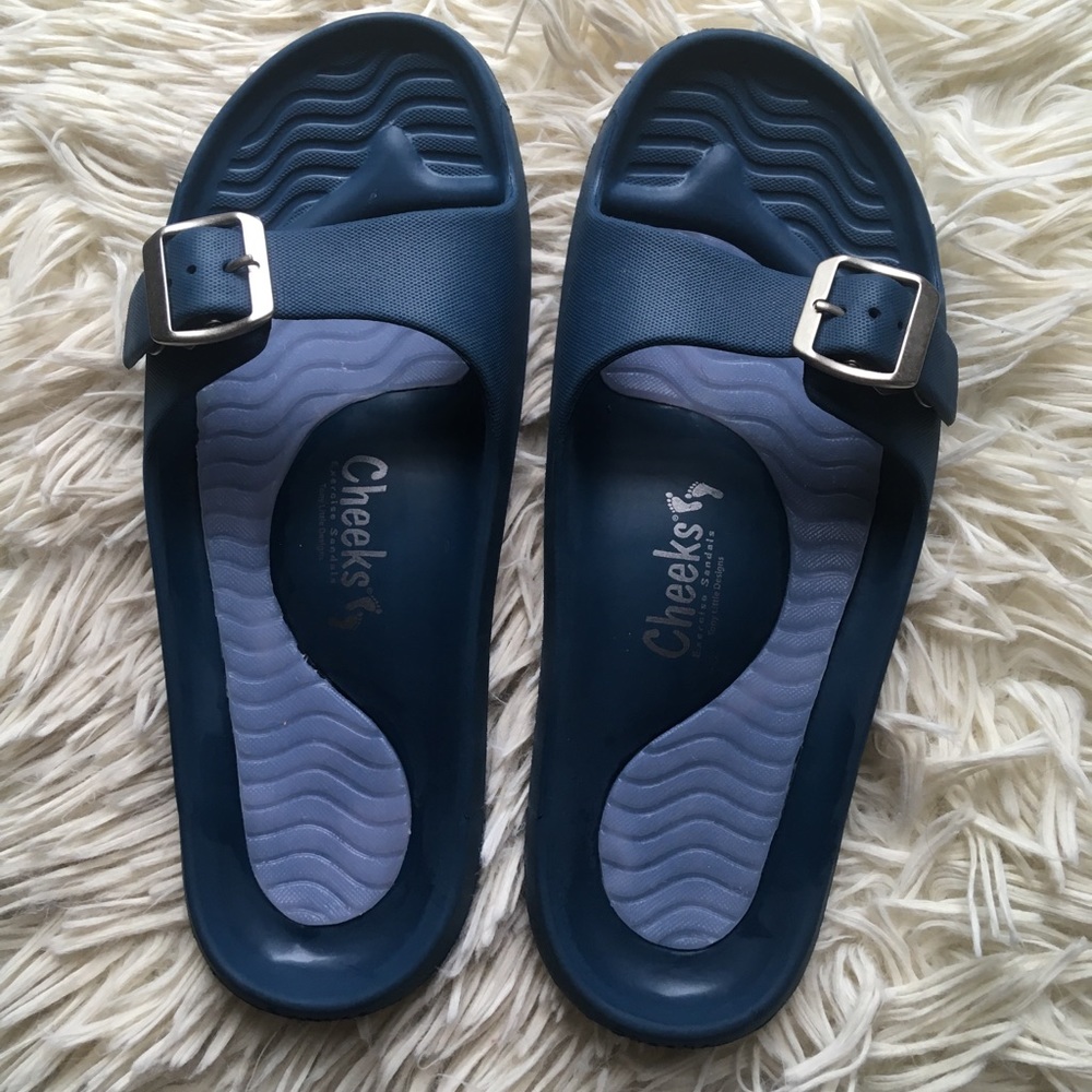 Size 7 Cheeks sandals
